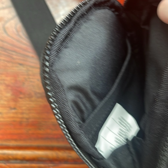 COPY - Unisex Nike 22 Sportswear Essentials Sling Bag Unisex Crossbody Black or… - Picture 4 of 8